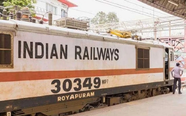 நாடு முழுவதும்  இன்று ரயில்வே தேர்வு - தேர்வர்கள் வசதிக்காக  சிறப்பு ரயில்கள் இயக்கம்