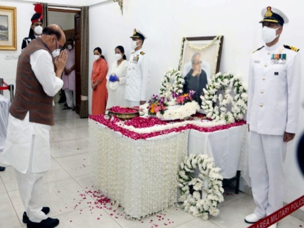 Defence Minister Rajnath Singh pays tribute on Pranab Mukherjee