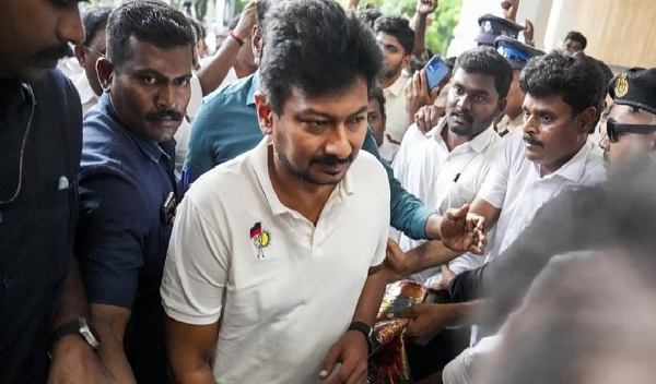 காவிரி பிரச்சினையை திசை திருப்ப தான் இந்த கைது நடவடிக்கை - உதயநிதி ஸ்டாலின் ஆவேசம் காவிரி பிரச்சினையை திசை திருப்ப தான் இந்த கைது நடவடிக்கை - உதயநிதி ஸ்டாலின் ஆவேசம்