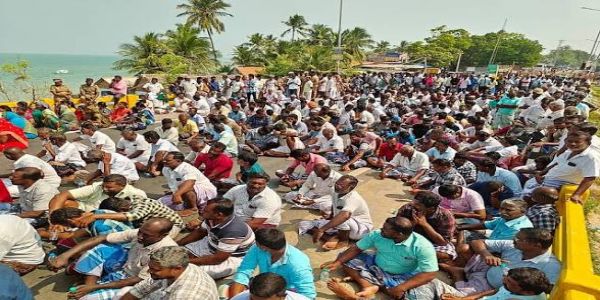 இலங்கை கடற்படையால் ராமேஸ்வரம் மீனவர்கள் கைதை கண்டித்து இன்று ஒரு நாள் வேலைநிறுத்தம்