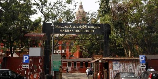சென்னை உயர்நீதிமன்றத்தில் இன்று 15 புதிய நீதிபதிகள் பதவியேற்பு