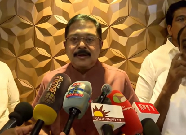 சினிமா படப்பிடிப்பை போல தினமும் விளம்பர நாடகம் நடத்துகிறார் முதல்வர் விஜய் - டிடிவி தினகரன் கடும் தாக்கு