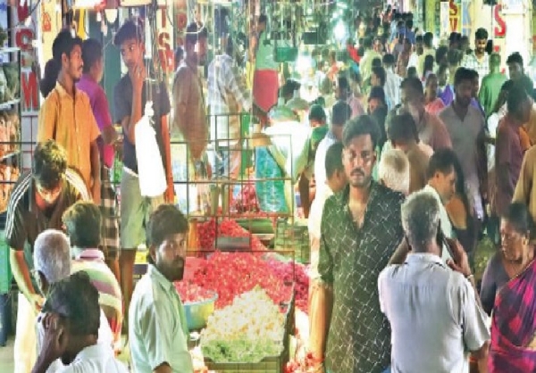 விநாயகர் சதுர்த்தியை முன்னிட்டு கோயம்பேடு மலர் சந்தையில் பூக்கள், பழங்களின் விலை கிடுகிடு உயர்வு