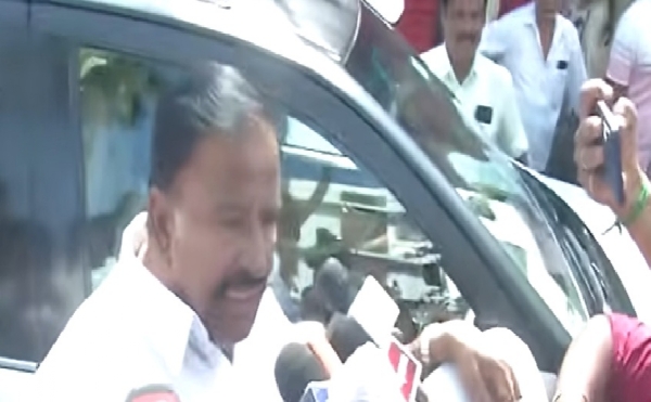 அன்பில் மகேஷ் வீட்டில் சோதனை அரசியல் பழிவாங்கல் - கே.என்.நேரு கடும் கண்டனம் அன்பில் மகேஷ் வீட்டில் சோதனை அரசியல் பழிவாங்கல் - கே.என்.நேரு கடும் கண்டனம்