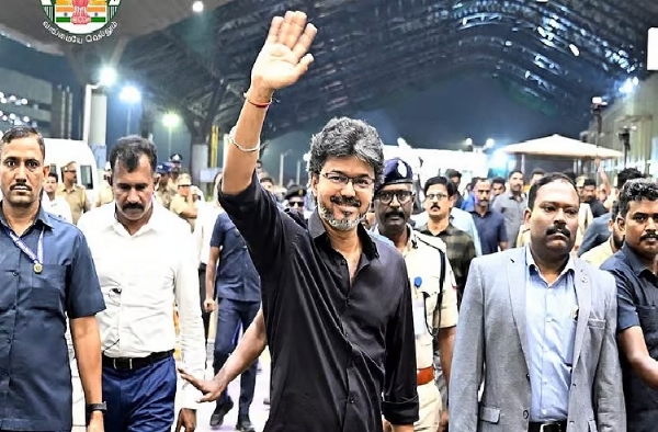 லண்டனில் தமிழக முதல்வர் விஜய்யின் தமிழ் சமூக சந்திப்பு பாதுகாப்பு காரணங்களால் ரத்து லண்டனில் தமிழக முதல்வர் விஜய்யின் தமிழ் சமூக சந்திப்பு பாதுகாப்பு காரணங்களால் ரத்து