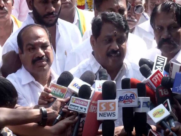 முதலீடுகளை கொண்டு வந்ததாகக் கூறுவது முற்றிலும் பொய் - நயினார் நாகேந்திரன் கடும் தாக்கு முதலீடுகளை கொண்டு வந்ததாகக் கூறுவது முற்றிலும் பொய் - நயினார் நாகேந்திரன் கடும் தாக்கு