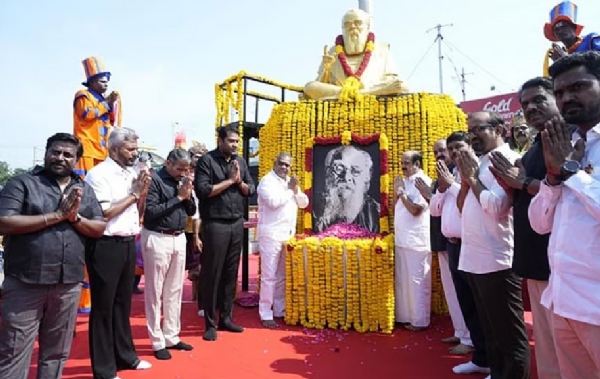 தந்தை பெரியார் பிறந்தநாள் விழா - சென்னையில் திருவுருவச் சிலைக்கு அமைச்சர்கள் மலர்தூவி மரியாதை தந்தை பெரியார் பிறந்தநாள் விழா - சென்னையில் திருவுருவச் சிலைக்கு அமைச்சர்கள் மலர்தூவி மரியாதை