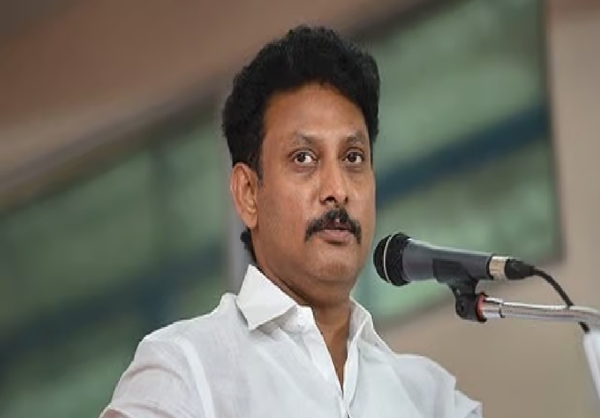Former Minister Anbil Mahesh appears before Chennai Central Crime Branch Former Minister Anbil Mahesh appears before Chennai Central Crime Branch