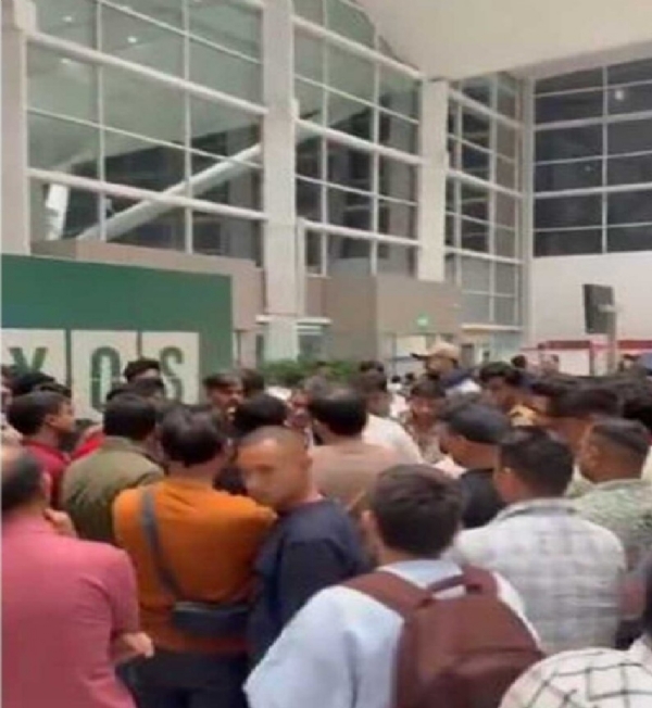 SpiceJet flight service disruption – New Delhi Airport takes proactive measures to assist passengers. SpiceJet flight service disruption – New Delhi Airport takes proactive measures to assist passengers.