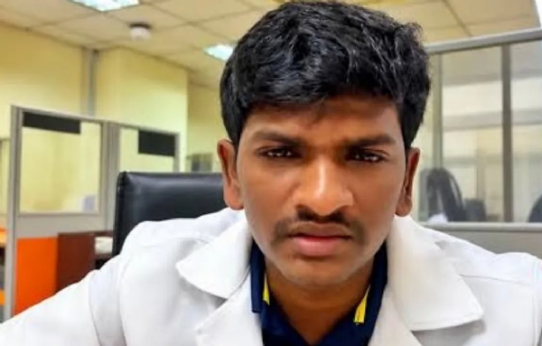 மாணவர் பாரதிதாசனுக்கு ஒரே நாளில் ரூ.23.95 லட்சம் கல்வி உதவித்தொகை விடுவிப்பு மாணவர் பாரதிதாசனுக்கு ஒரே நாளில் ரூ.23.95 லட்சம் கல்வி உதவித்தொகை விடுவிப்பு