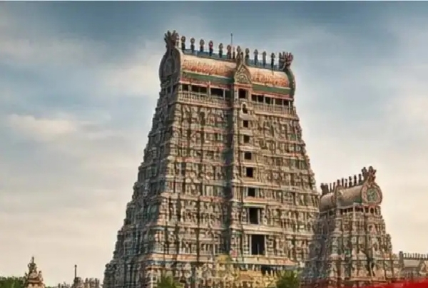 ரூ.50 கோடி மதிப்பிலான ஸ்ரீரங்கம் கோயில் நிலம் மோசடி - திமுக பகுதி செயலாளர் மீது வழக்குப்பதிவு ரூ.50 கோடி மதிப்பிலான ஸ்ரீரங்கம் கோயில் நிலம் மோசடி - திமுக பகுதி செயலாளர் மீது வழக்குப்பதிவு
