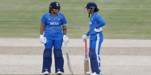 ஆசிய விளையாட்டு டி20 அரையிறுதி - இந்தியா 195 ரன்கள் குவிப்பு