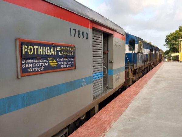 Pothigai Express