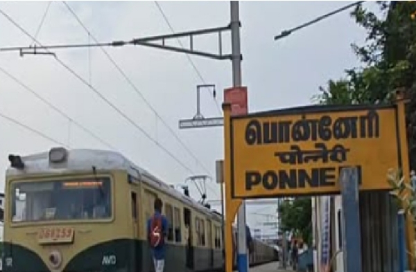 சென்னை புறநகர் ரயில் சேவை பாதிப்பு - பயணிகள் கடும் அவதி சென்னை புறநகர் ரயில் சேவை பாதிப்பு - பயணிகள் கடும் அவதி