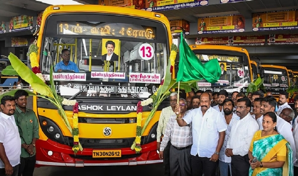 Service of 26 new city buses in Salem begins today.