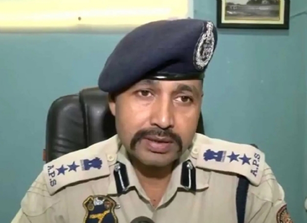Two Bangladeshis arrested in Guwahati with fake Aadhaar cards.
