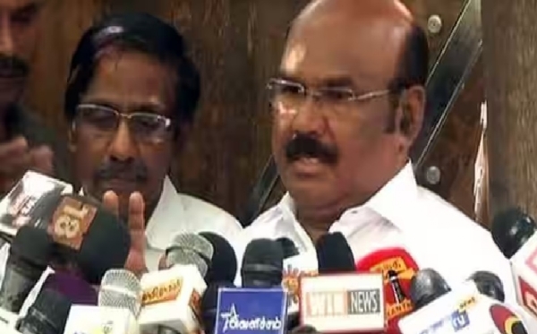 சட்டம் ஒழுங்கு தகவல்களை ஆர்.டி.ஐ வரம்பிலிருந்து விலக்குவது எதேச்சதிகாரத்தின் உச்சம் - முன்னாள் அமைச்சர் ஜெயக்குமார் கடும் தாக்கு