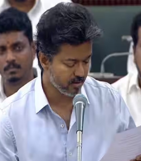 சென்னை உயர்நீதிமன்றத்தில் தமிழை அலுவல் மொழியாக்கக் கோரி சட்டப்பேரவையில் அரசினர் தனித் தீர்மானம் - முதலமைச்சர் விஜய் முன்மொழிவு சென்னை உயர்நீதிமன்றத்தில் தமிழை அலுவல் மொழியாக்கக் கோரி சட்டப்பேரவையில் அரசினர் தனித் தீர்மானம் - முதலமைச்சர் விஜய் முன்மொழிவு