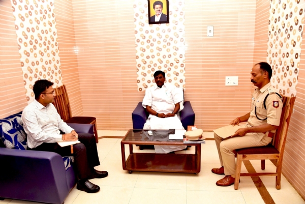 அமைச்சர் ஆலோசனை