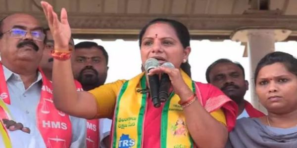 தனியார் பள்ளிகளின் கட்டண கொள்ளையை தடுக்க வேண்டும் - முதல்வர் ரேவந்த் ரெட்டிக்கு கவிதா கேள்வி