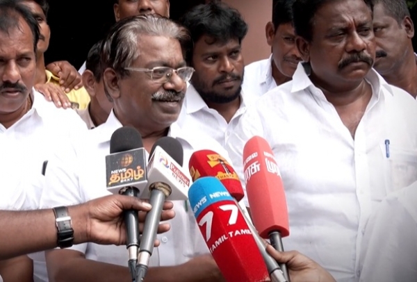 கே.என்.நேரு வீடுகளில் லஞ்ச ஒழிப்புத் துறை சோதனை மலிவான முயற்சி - டி.கே.எஸ்.இளங்கோவன் கண்டனம் கே.என்.நேரு வீடுகளில் லஞ்ச ஒழிப்புத் துறை சோதனை மலிவான முயற்சி - டி.கே.எஸ்.இளங்கோவன் கண்டனம்