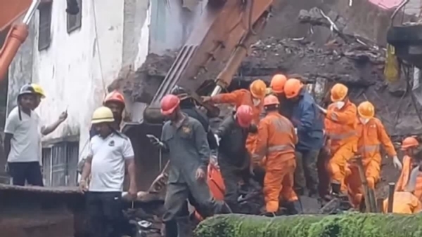 BHIWANDI BUILDING COLLAPSE BHIWANDI BUILDING COLLAPSE