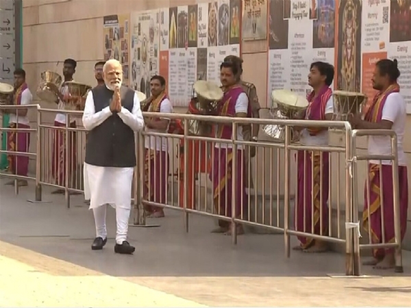 Gujarat and Maharashtra today. Gujarat and Maharashtra today.